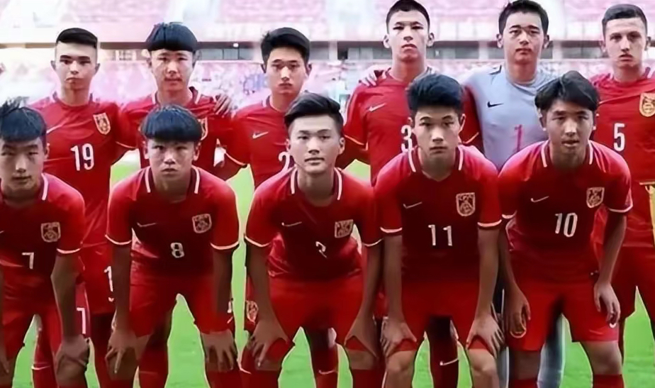 国家足球队在国际比赛中展现出色表现