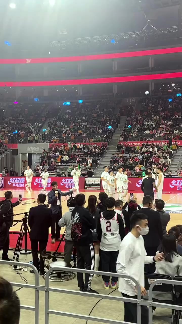 辽宁男篮客场战胜青岛，保持不败纪录